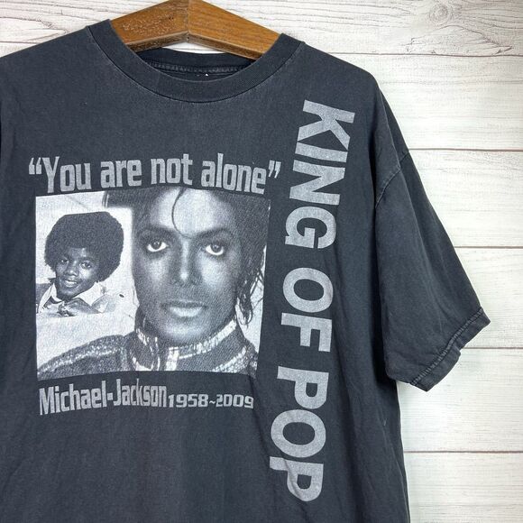 Michael Jackson King of Pop "YOU ARE NOT ALONE" Y2K Men's T-Shirt Unisex Size L - Picture 4 of 9